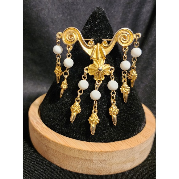 Unbranded Jewelry - Vintage Etruscan Revival Gold Tone Milk Glass Dangle Brooch Floral Tassel